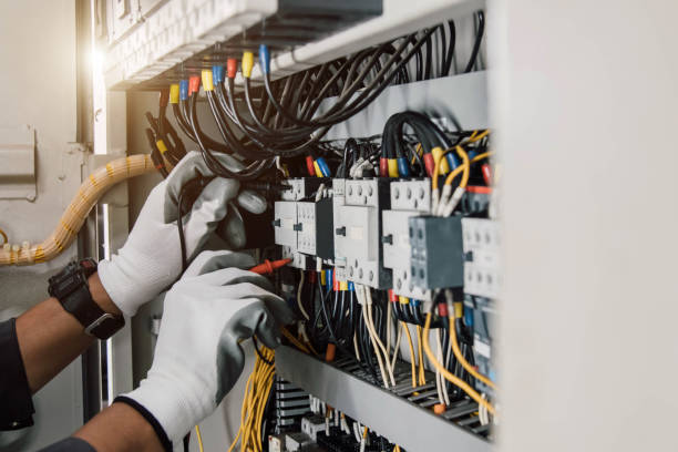 Best Affordable Emergency Electrician  in Oak Grove, MS